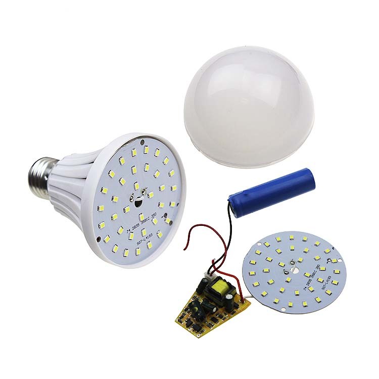Bombilla LED inteligente de emergencia recargable